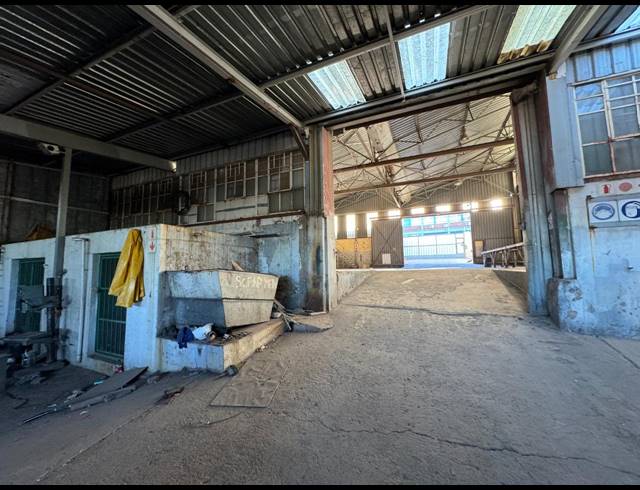 1,400M² WAREHOUSE TO LET IN INDUSTRIA NORTH